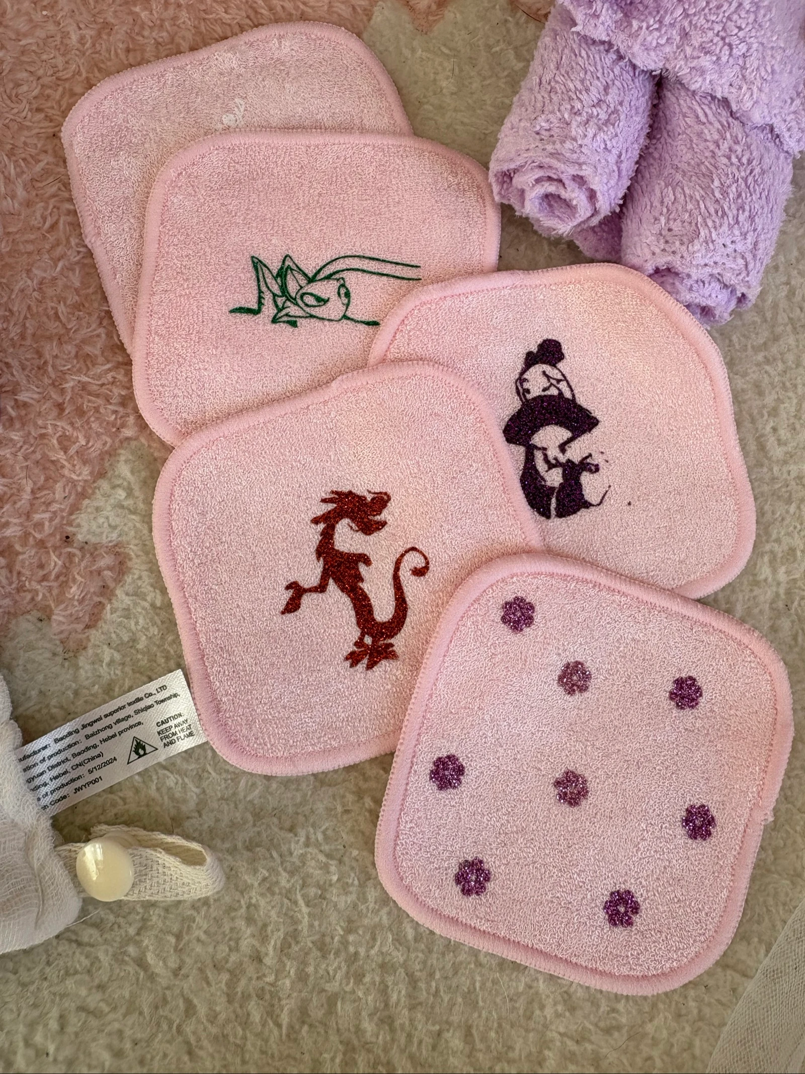 Set naissance Disney Mulan – Kit de soin + pochette + lange + 5 cotons lavables + doudou tout doux – photo 5